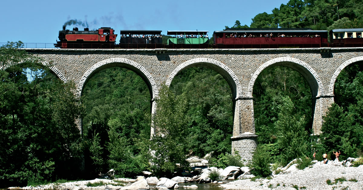 Le guide des trains touristiques 2016