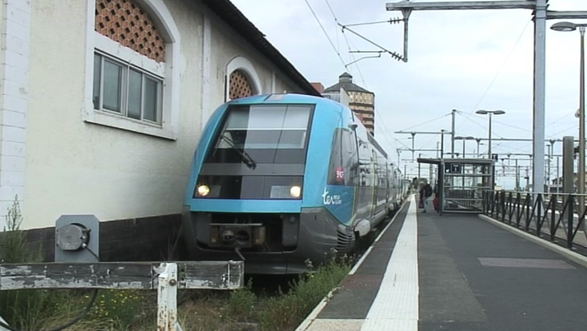 LVDR3332 : En cabine de conduite d’un autorail X 73500 De Clermont-Ferrand à Montluçon (1re partie)
