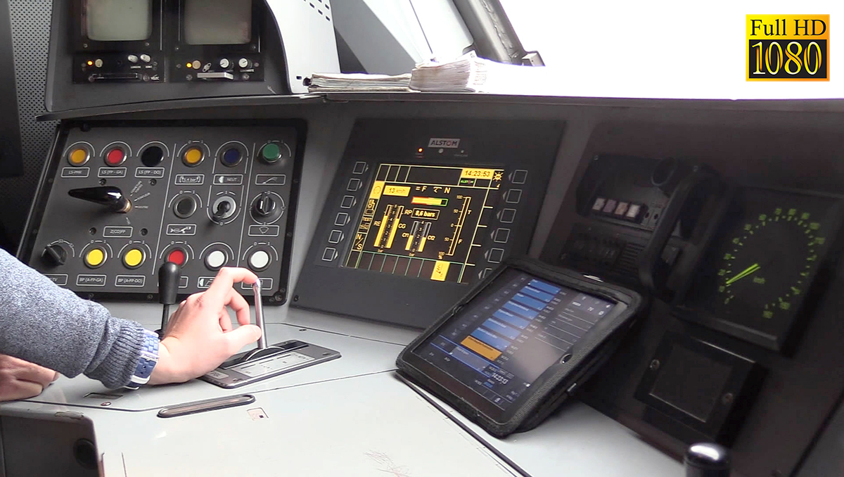 LVDR3371 : Entre Paris et Dreux – En cabine d’une BB 27300 et d’une VB 2N (2e partie)