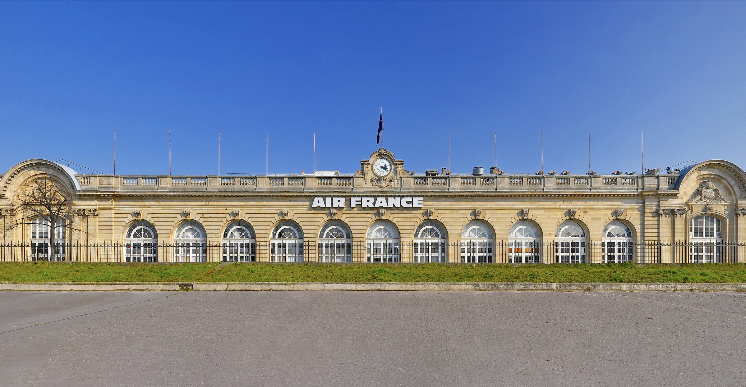Gare des Invalides  – Passé, présent, futur
