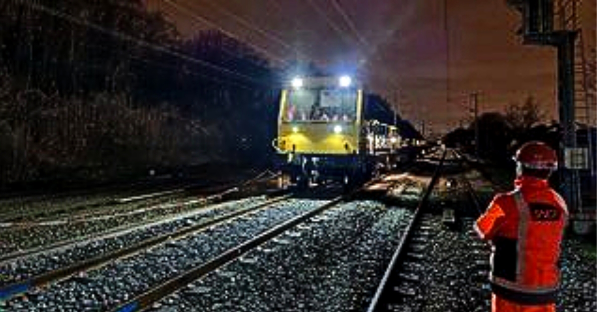 Le train usine Boa à l’œuvre sur la ligne R de Transilien