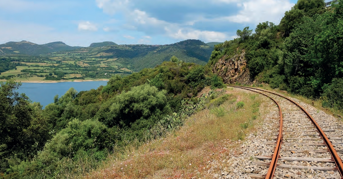 Sardaigne Voyage à toute petite vitesse sur un réseau menacé