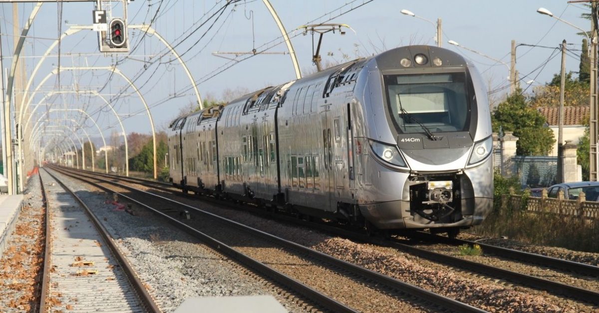 TER entrant en gare de Pessac, dans la métropole bordelaise.