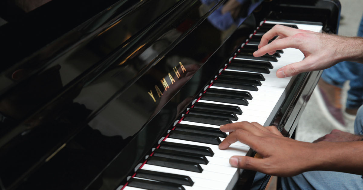 Pianos en gare. 10 ans après, le concours « À vous de jouer » est de retour