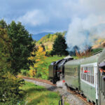 Photographié il y a plusieurs années, le train de l’association Train à Vapeur d’Auvergne-141 R 240. Le convoi intègre la voiture DEV B9 dont le projet de rénovation a bénéficié du soutien financier (15 K€) de la MIF et de la Fondation du patrimoine