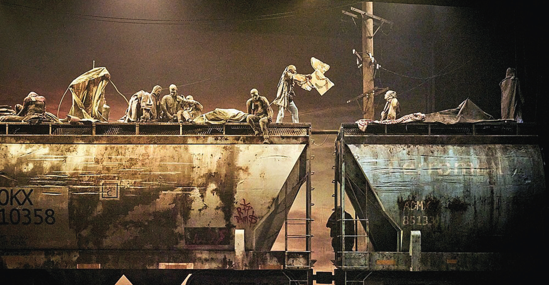 Trois wagons de fret ont été construits pour assurer le décor de Monarques.